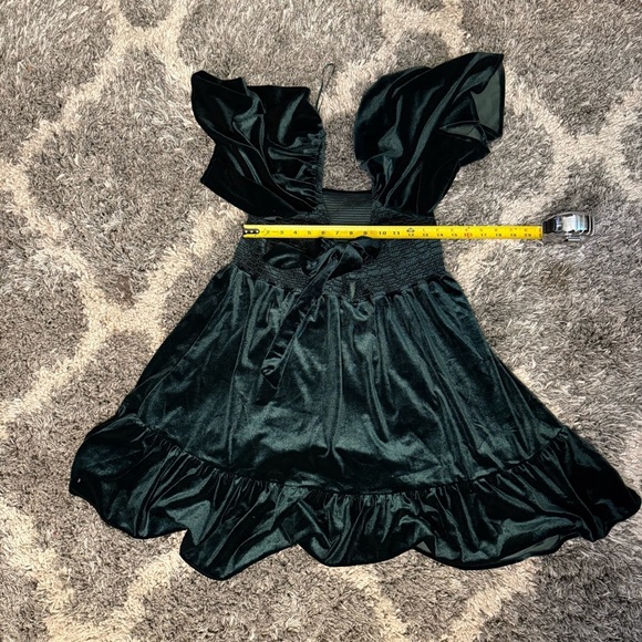 NEW Chelsea & Violet Smocked Ruffle Hem Mini Dress Babydoll Green Velvet Size M - Picture 7 of 8